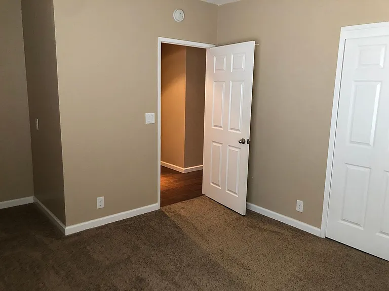 1100 Carolyn St — Photo 10