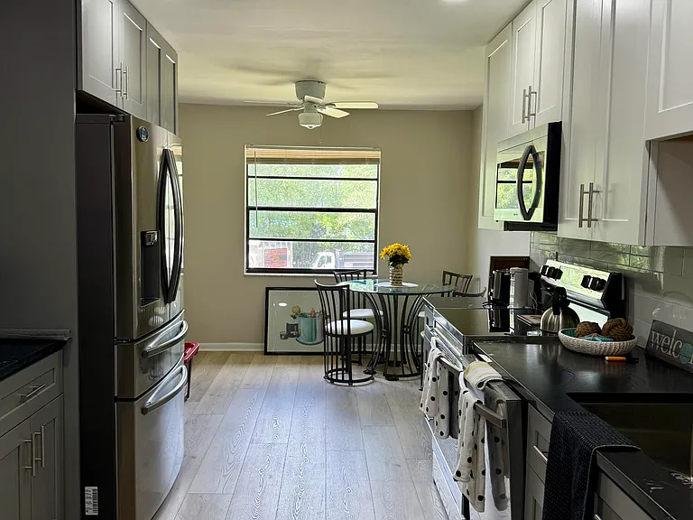 20 Westgate Ln #F — Photo 9