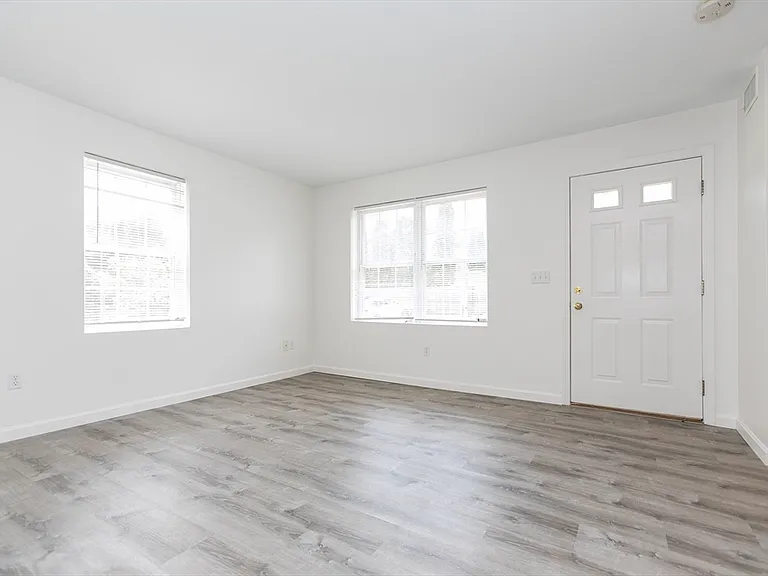292 Chestnut St #2 — Photo 3