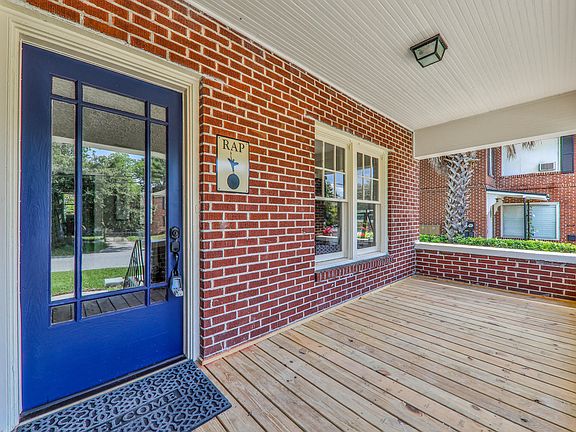 2nd image of 2565 Dellwood Ave