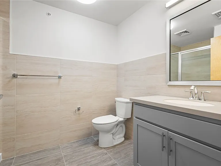 105 Main St #2 — Photo 19