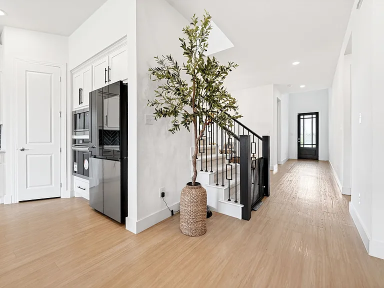 8109 Milo Fields Ln — Photo 5