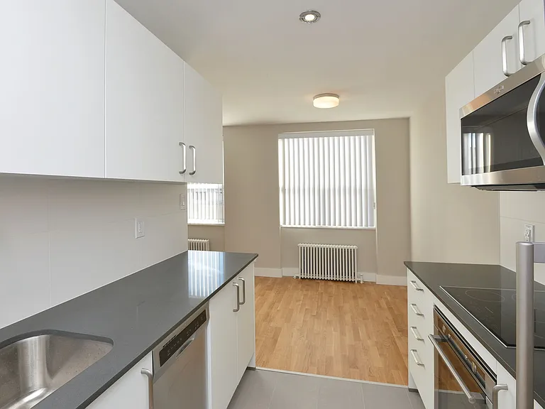 25 Eccleston Dr — Photo 3