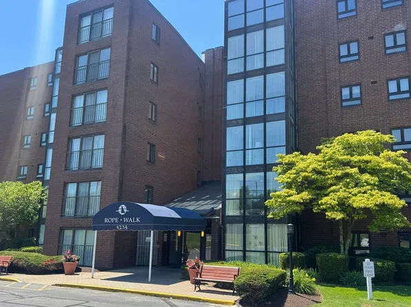 4234 N Main St APT 505, Fall River, MA 02720
