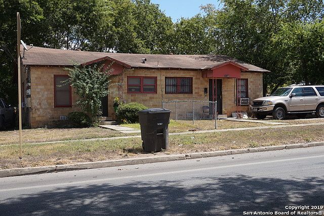 2nd image of 1120 S Gevers St