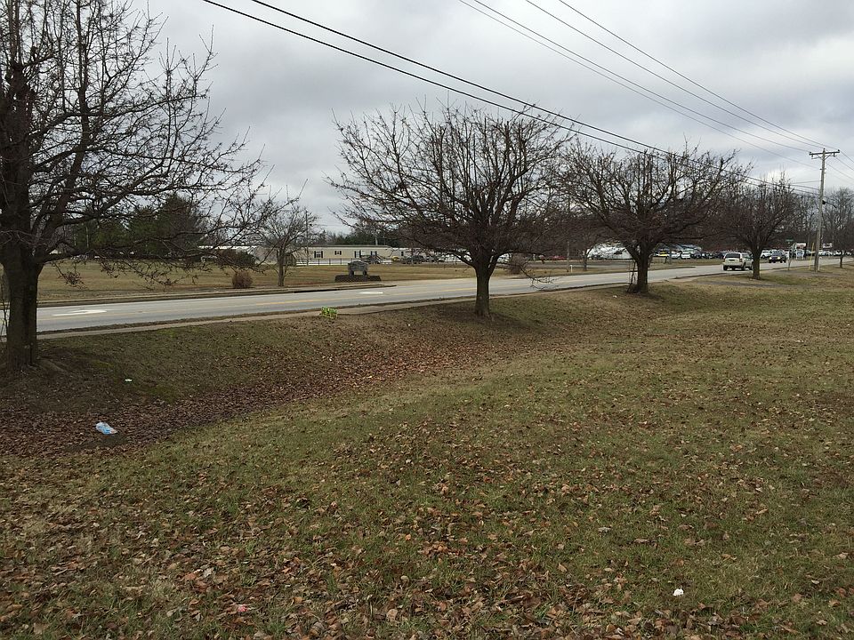 2nd image of 3040 S Highway 127