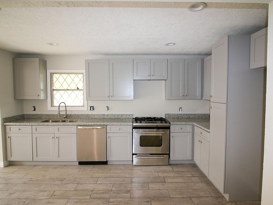 1st image of 2112 Huntington Dr