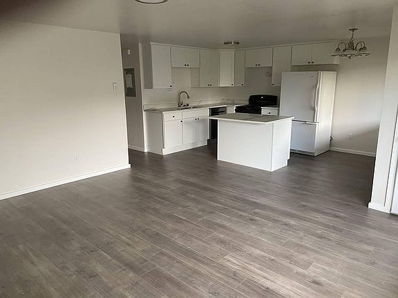 2nd image of 6819 Pacific Ave #5