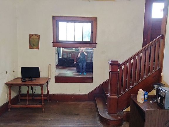 3rd image of 203 Mead St