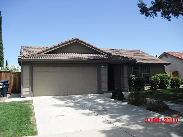 1st image of 261 W Deerwood Ln