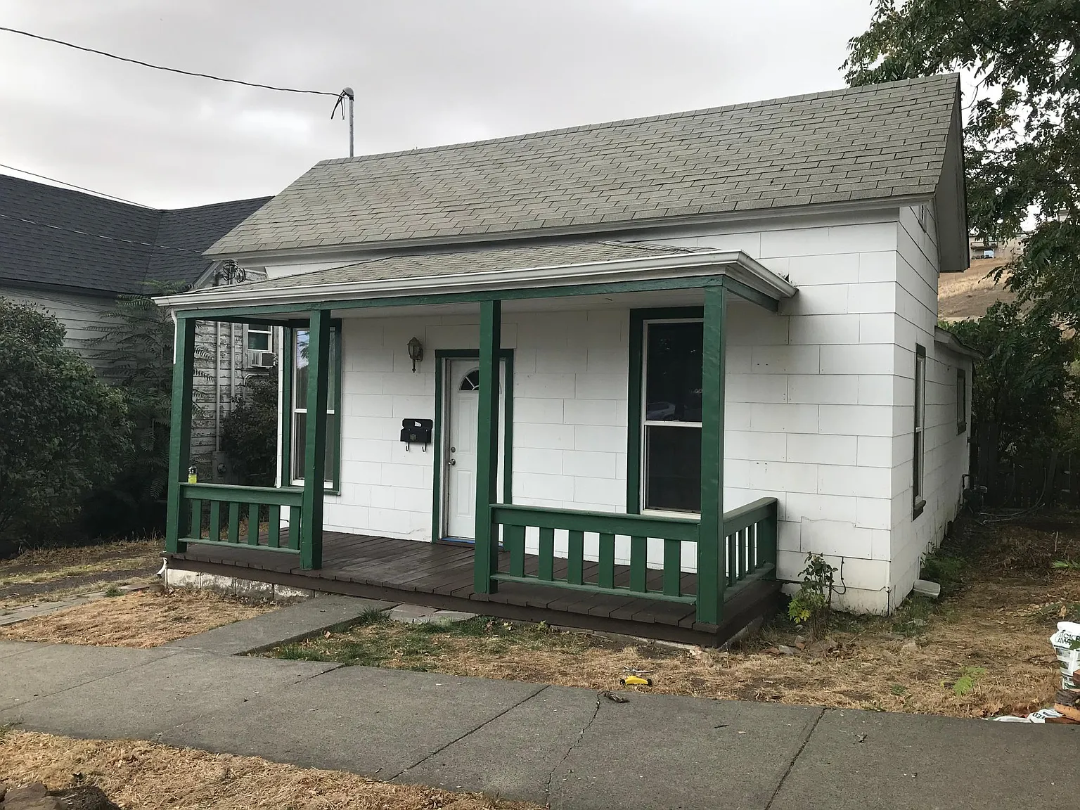 708 SE 3rd St — Photo 4