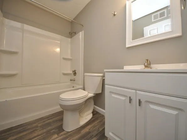 1 Westwood Vlg #1, Wright City, MO 63390