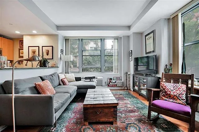 149 Essex St #2P — Photo 3