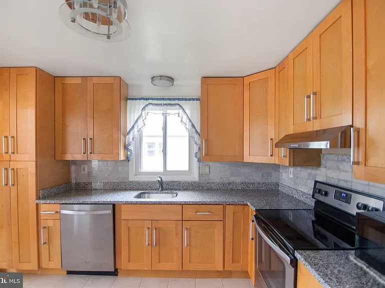 11308 Newport Mill Rd — Photo 9