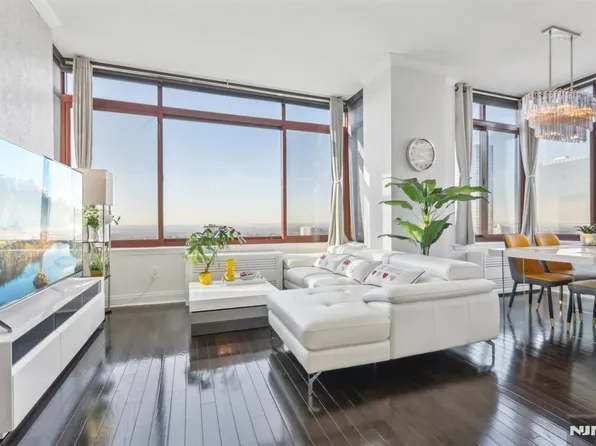 100 Old Palisade Rd APT 4102, Fort Lee, NJ 07024