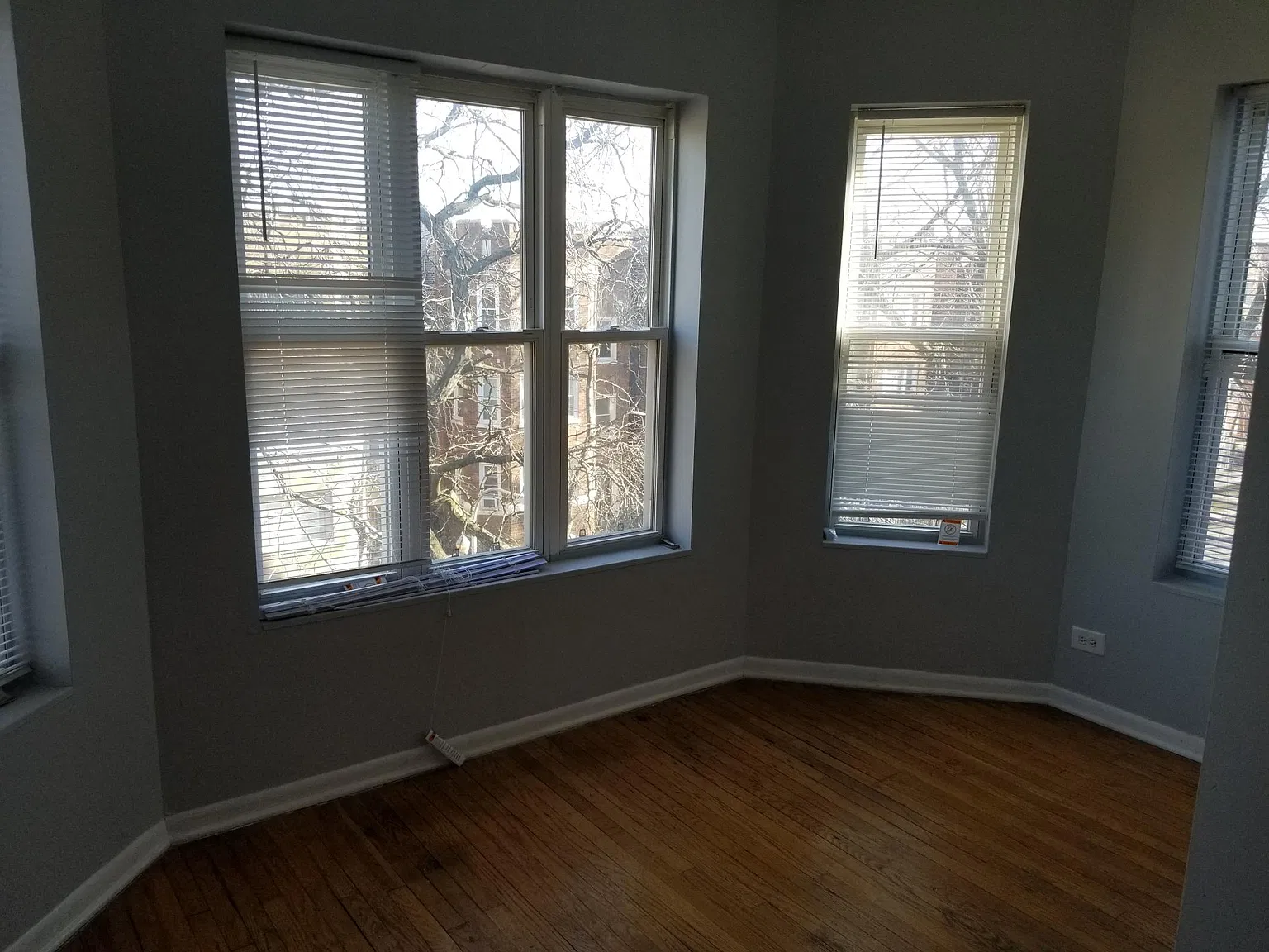 3 bed, 1200 sqft, $1,200 — Photo 2