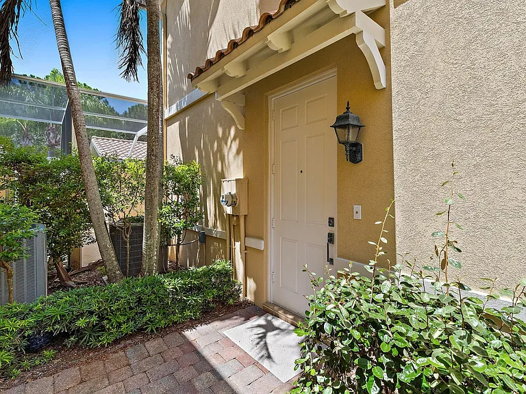 4526 Illicium Dr — Photo 3
