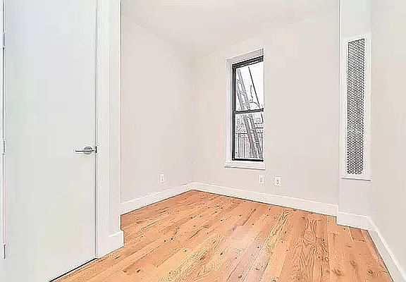 5th image of 2090 Amsterdam Ave APT 4R