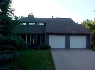 1543 Elmwood Dr, Pella, IA 50219