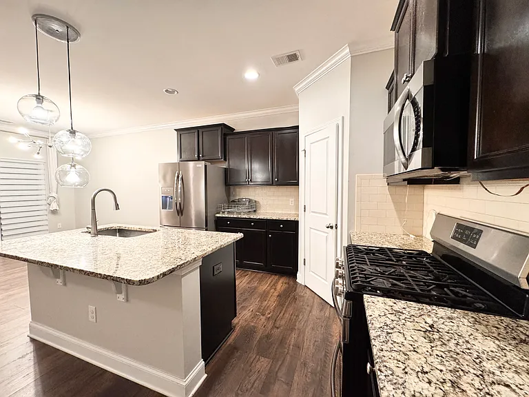 7028 Harris Bay Rd — Photo 3