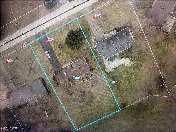 5th image of 850 Marilyn Dr