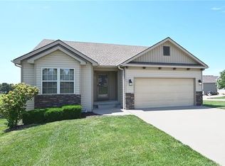 12950 NW Oakside Ct, Platte City, MO 64079
