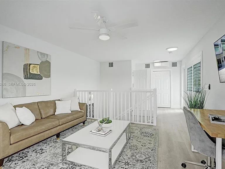 453 SW 5th Ave — Photo 63
