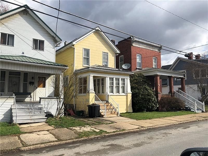 2nd image of 222 Pine St