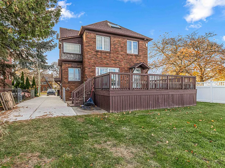 115 Biddle Ave — Photo 33