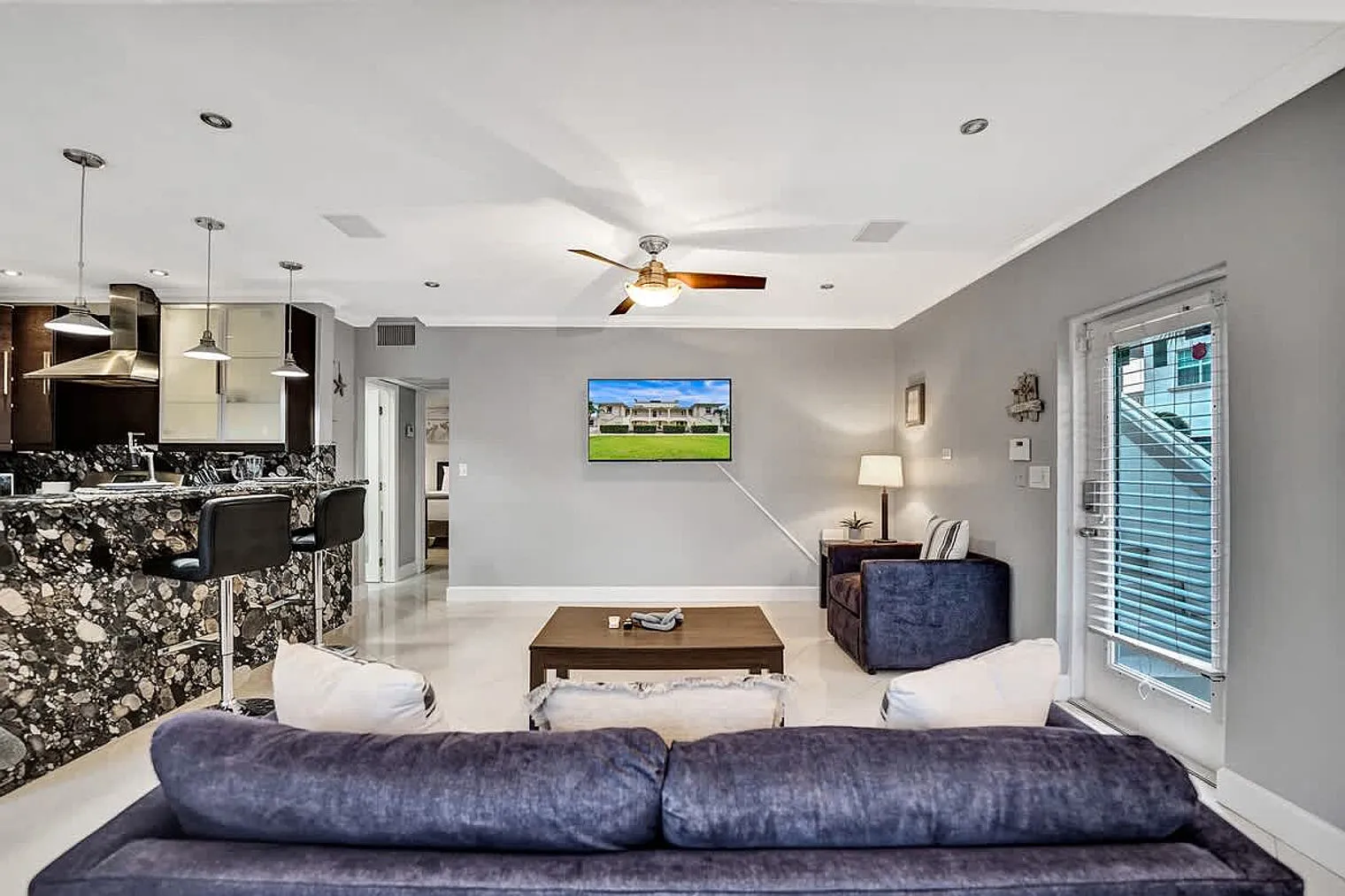 1 bed, 1.0 bath, 613 sqft, $3,264 — Photo 3