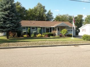 33 Hillsdale Ter, Malone, NY 12953