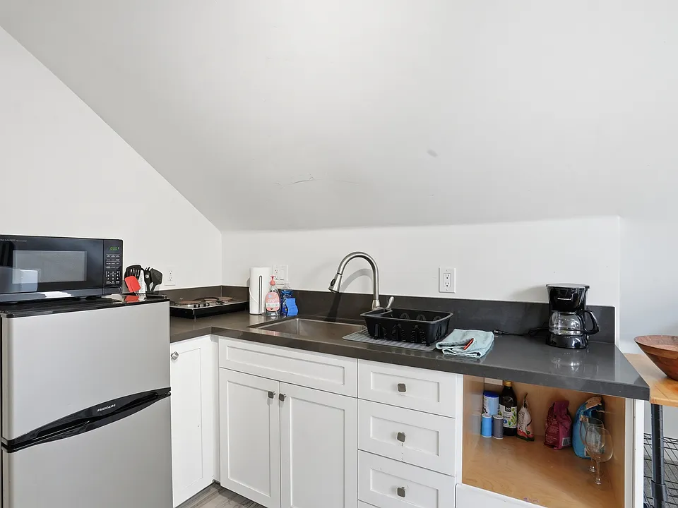 1629 Polk Ave #C