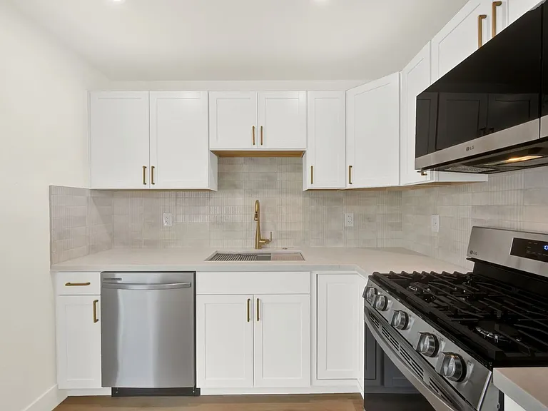 610 Military E — Photo 6
