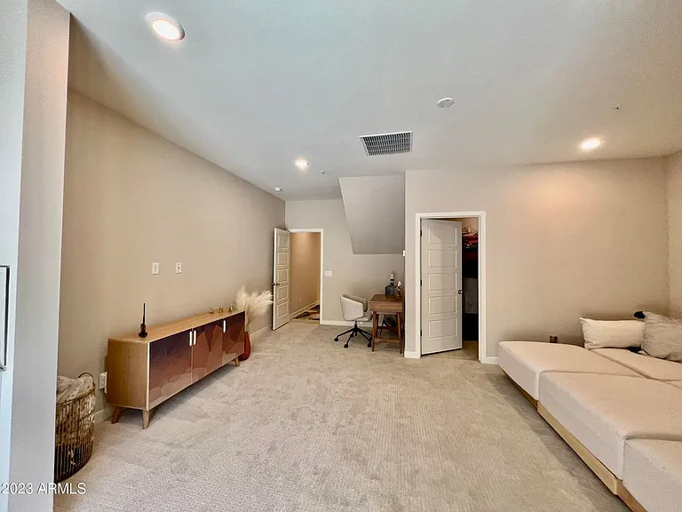 2145 W Harmont Dr — Photo 11