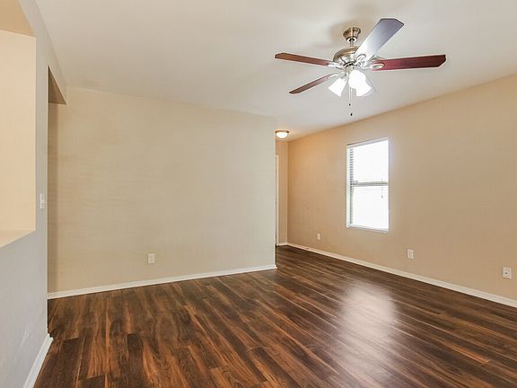 5th image of 2299 E Peach Tree Dr