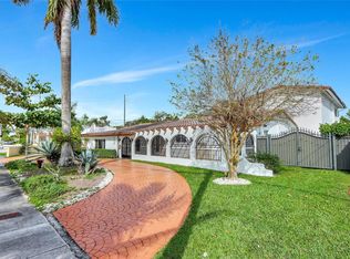 9635 SW 16th St, Miami, FL 33165