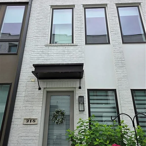 318 Gibson St SE — Photo 1
