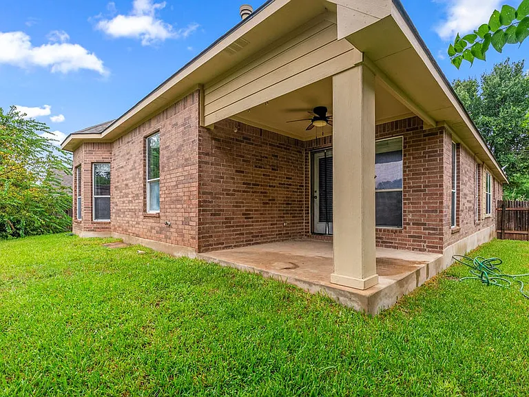2217 Westfalian Trl — Photo 19