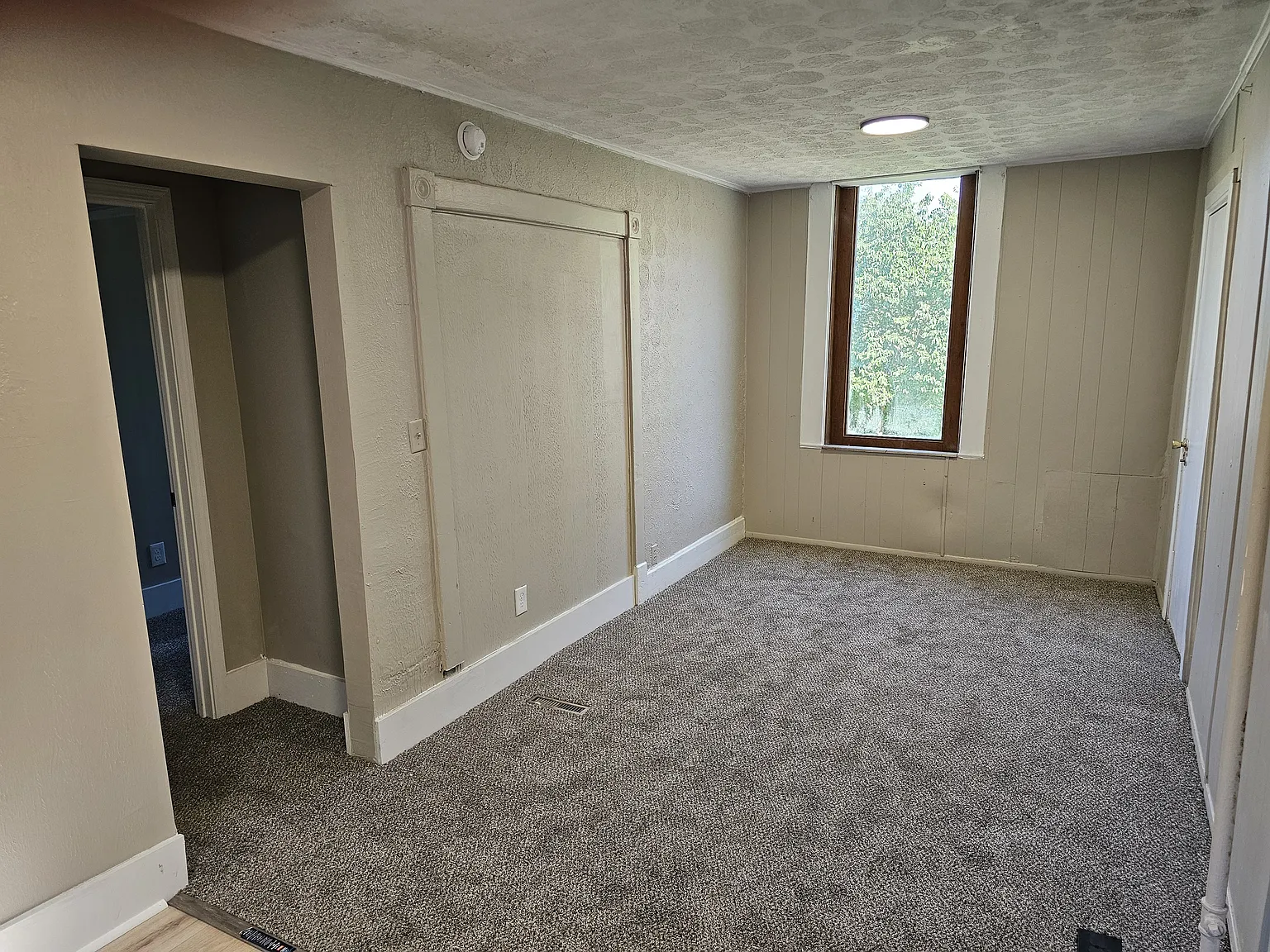 3 bed, $2,000 — Photo 3
