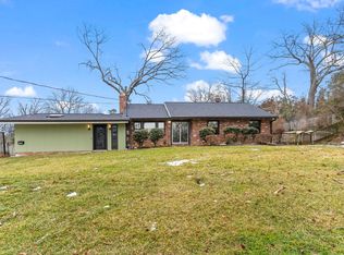 7609 Woodridge Cir, Alexandria, VA 22308