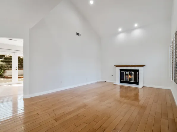 8 Pebble, Irvine, CA 92614