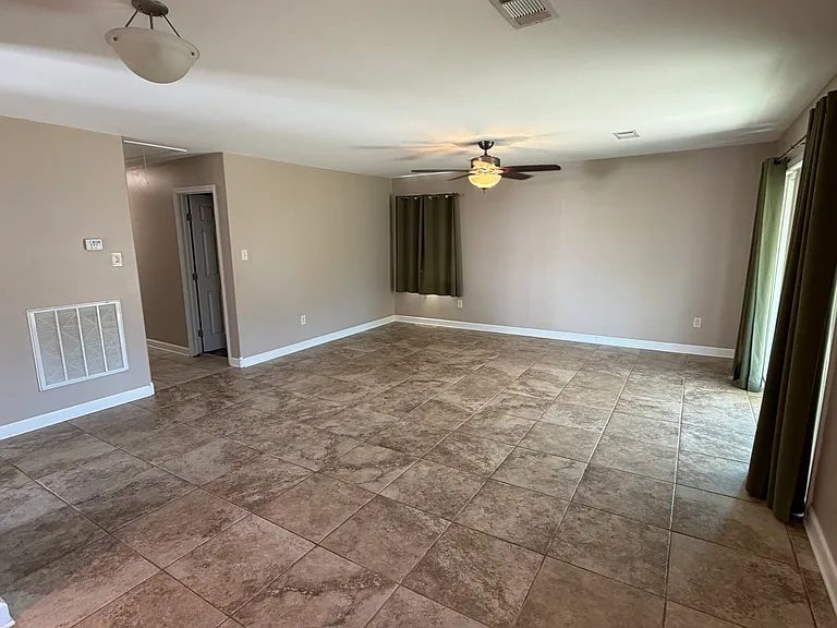 6215 Loveland St — Photo 2