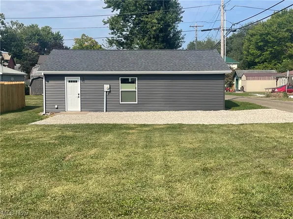 332 S Goodrich St, Newcomerstown, OH 43832