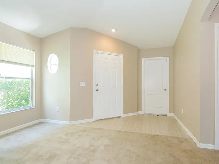 1120 Lake Shore Ranch Dr — Photo 2