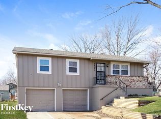 1313 SE Cherry Tree Ln, Blue Springs, MO 64014