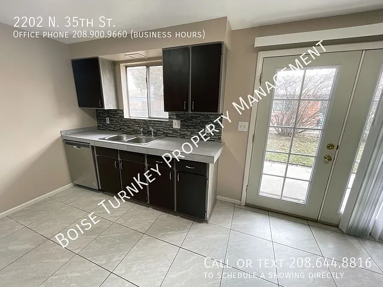 2202 N 35th St — Photo 12