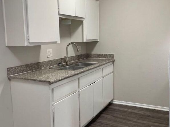 Ridgewood Village Apartments, 1906 N Broadway St APT 23A, Oklahoma City, OK 73160