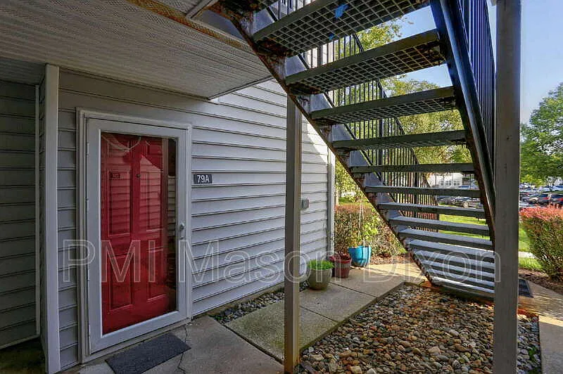 2 bed, 2.0 bath, 876 sqft, $2,000 — Photo 3