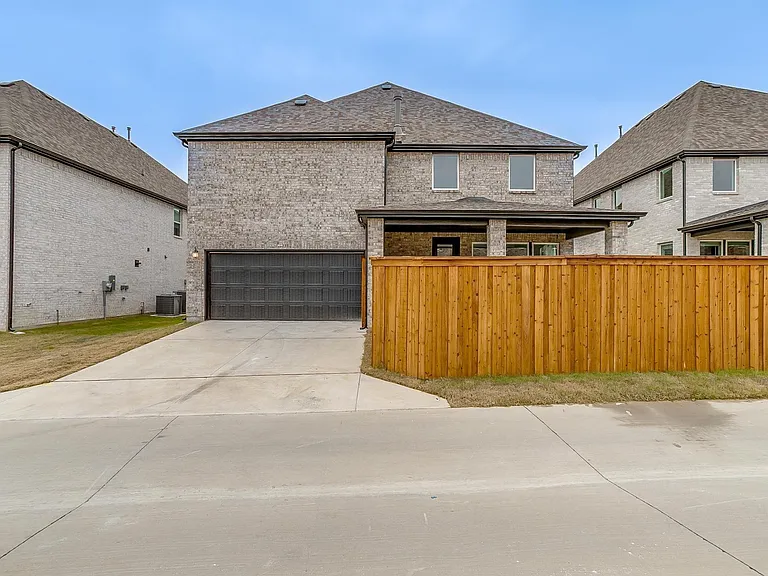 9836 Derbyshire Dr — Photo 90