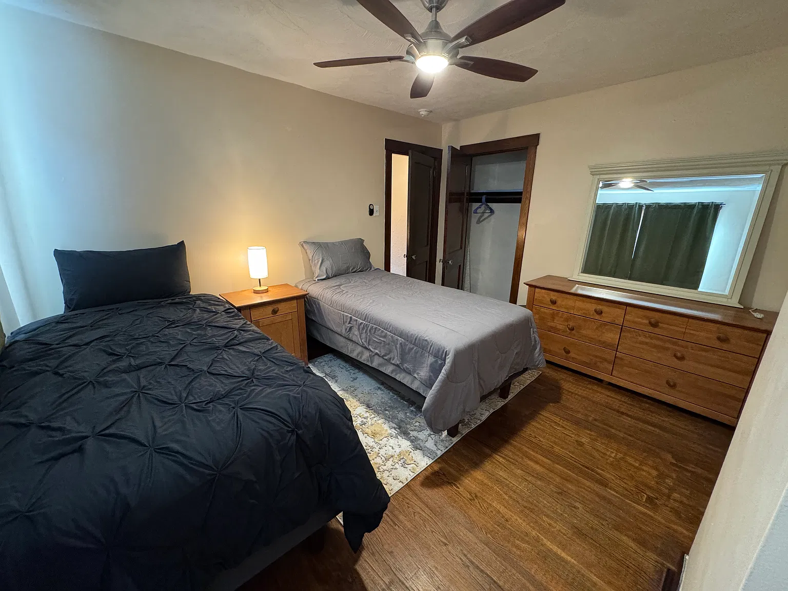 3 bed, 1300 sqft, $2,200 — Photo 3